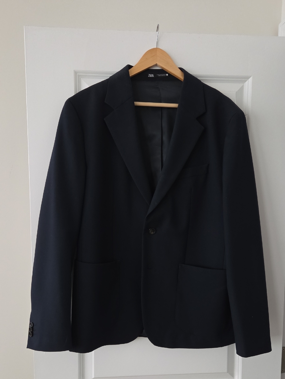 Zara Men’s Dark Navy Single-Button Blazer